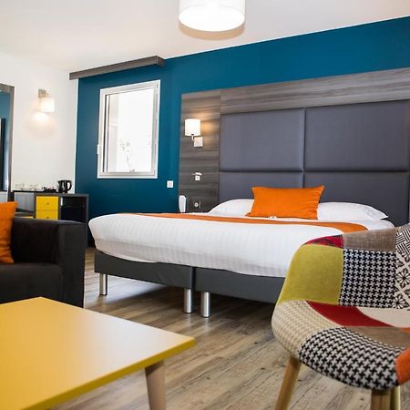Le Domaine Des Oliviers Hotel Pierrelatte Kültér fotó
