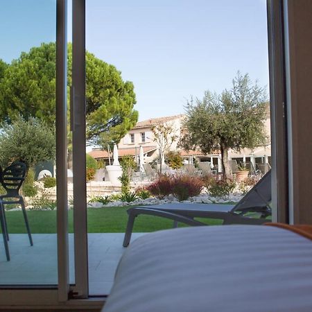 Le Domaine Des Oliviers Hotel Pierrelatte Kültér fotó