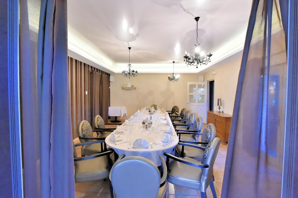 Le Domaine Des Oliviers Hotel Pierrelatte Kültér fotó
