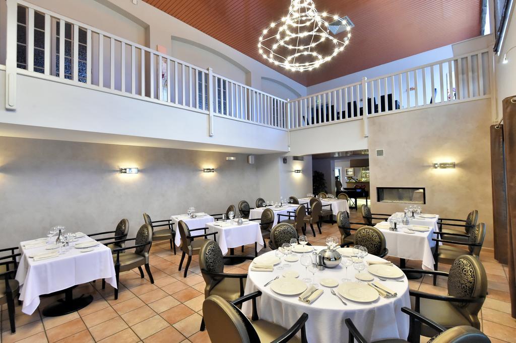 Le Domaine Des Oliviers Hotel Pierrelatte Kültér fotó